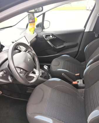 Peugeot 208 cena 29800 przebieg: 106000, rok produkcji 2015 z Niemodlin małe 121